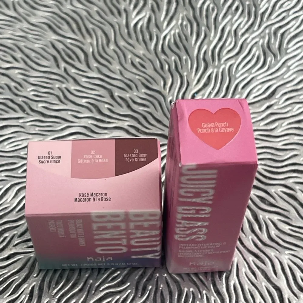 New Beauty  Stacked Eyeshadow Trio and Instant Hydrating & Plumping LipBalm set